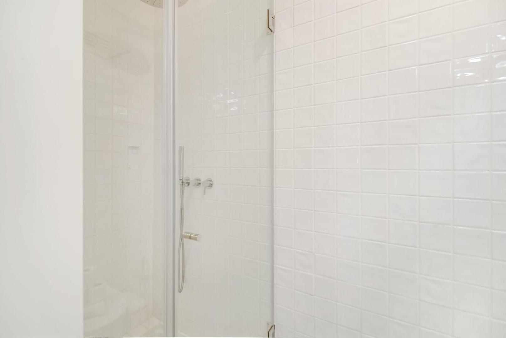 Cosy 1br Renovated - Heart Of Santos | By Airnest Apartment
